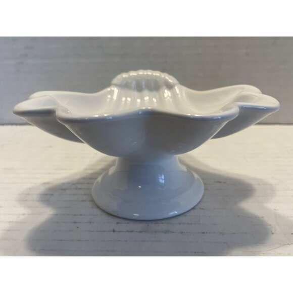 Vintage Shell Shaped Milk Glass Candy or Soap Dish Anchor Hocking - Picture 3 of 9